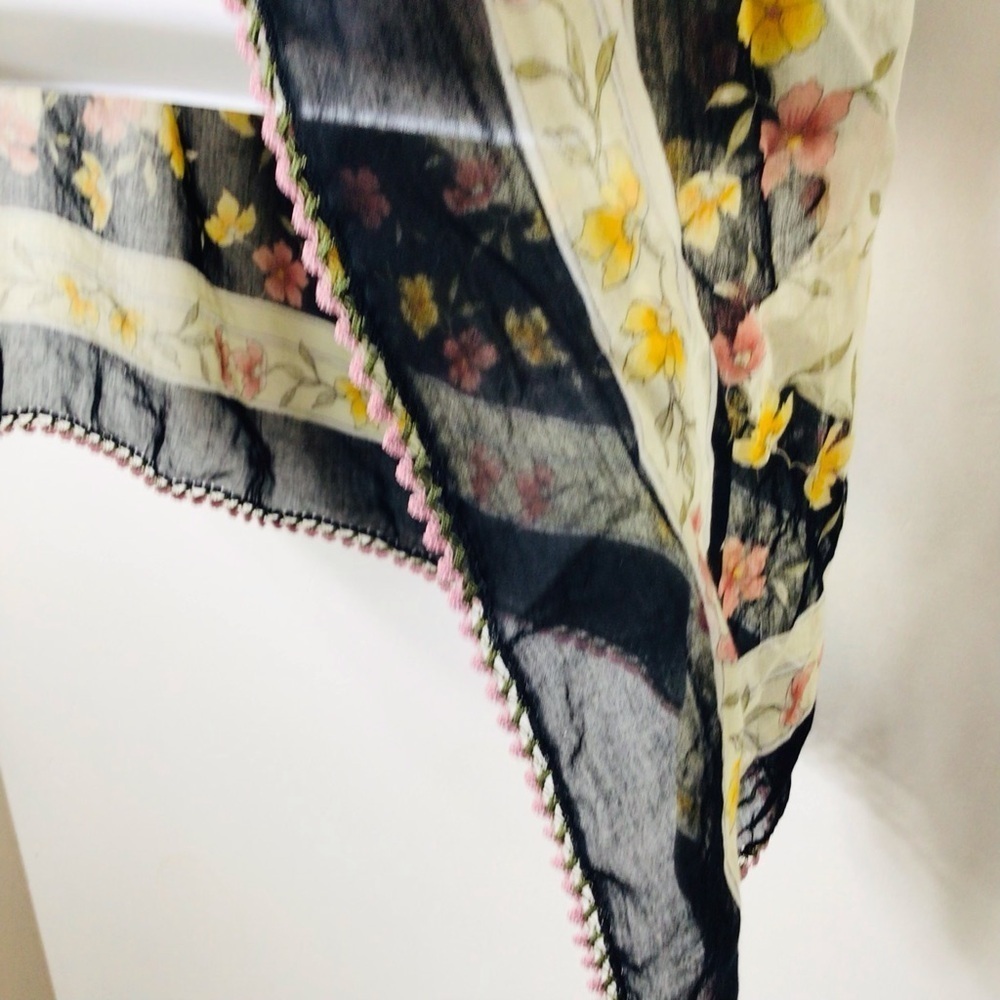 Gelincik Bahar scarf wrap women floral feminine modest vintage rare - Picture 2 of 7